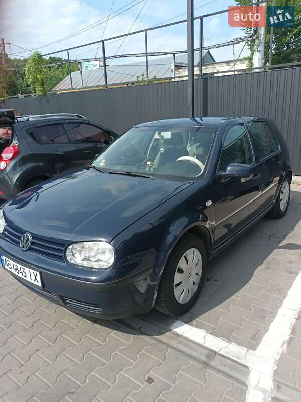 Хетчбек Volkswagen Golf 2001 в Бердичеві