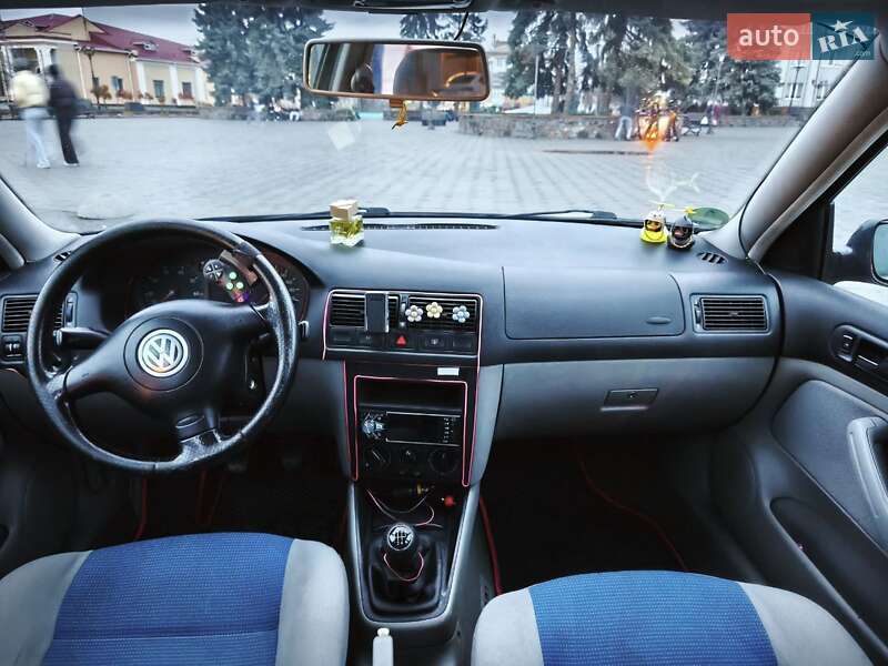 Хетчбек Volkswagen Golf 2001 в Бердичеві