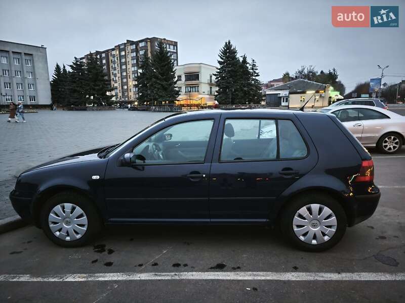 Хетчбек Volkswagen Golf 2001 в Бердичеві