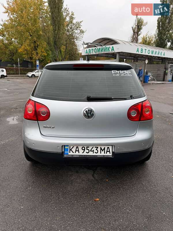 Хэтчбек Volkswagen Golf 2006 в Киеве