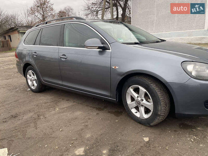 Универсал Volkswagen Golf 2010 в Владимире