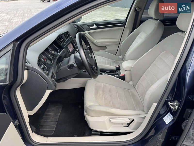 Універсал Volkswagen Golf 2013 в Мукачевому