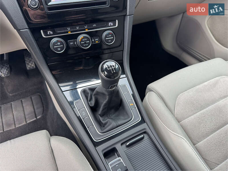 Універсал Volkswagen Golf 2013 в Мукачевому