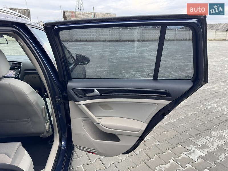 Універсал Volkswagen Golf 2013 в Мукачевому