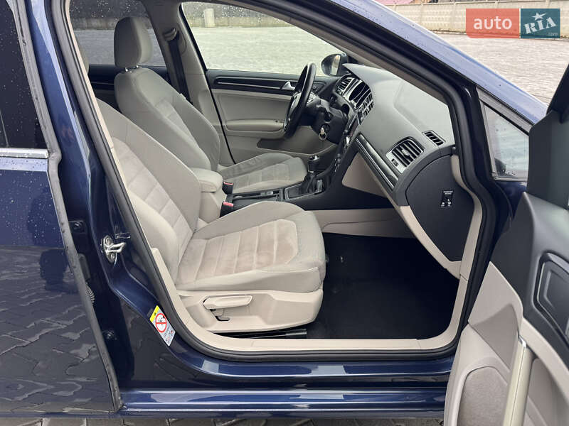 Універсал Volkswagen Golf 2013 в Мукачевому