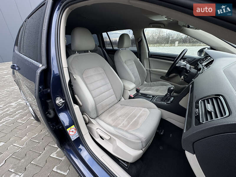 Універсал Volkswagen Golf 2013 в Мукачевому