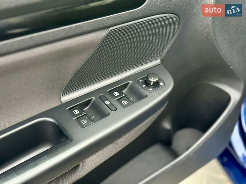 Универсал Volkswagen Golf 2010 в Луцке