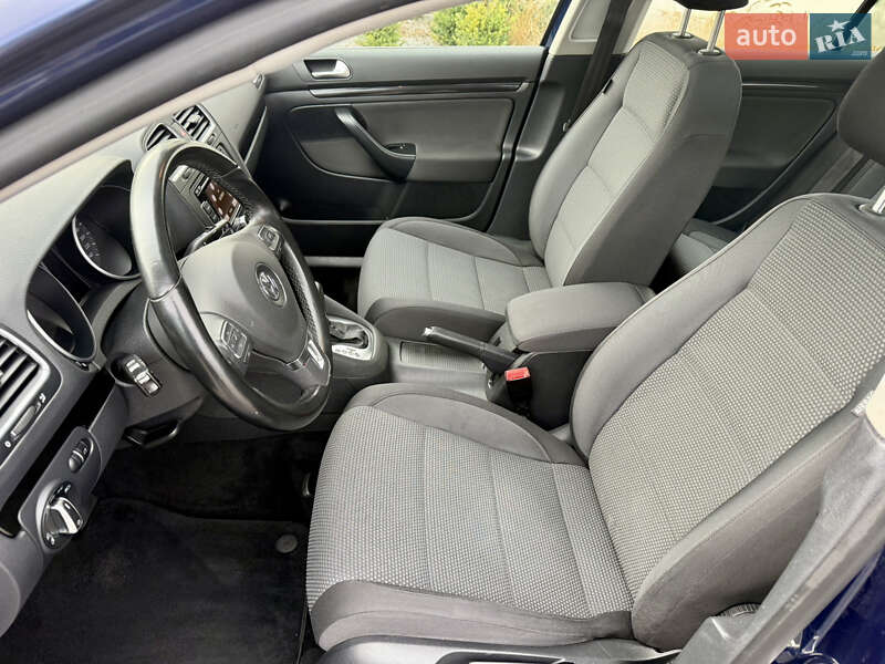 Универсал Volkswagen Golf 2010 в Луцке