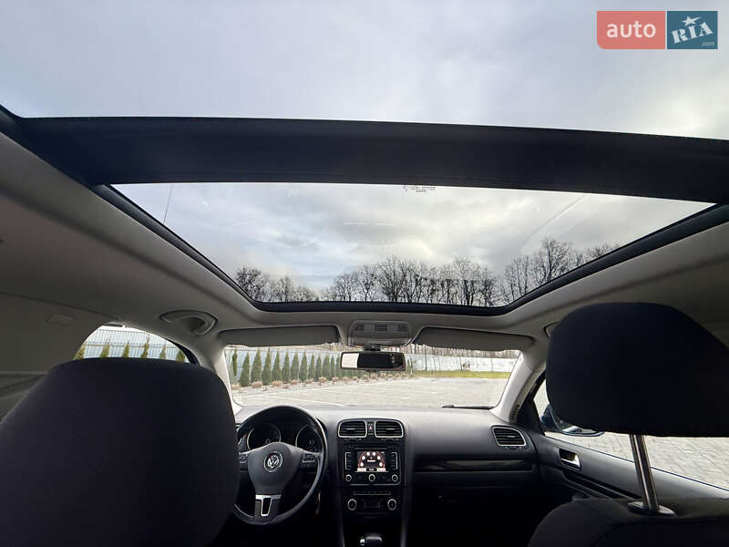 Универсал Volkswagen Golf 2010 в Луцке