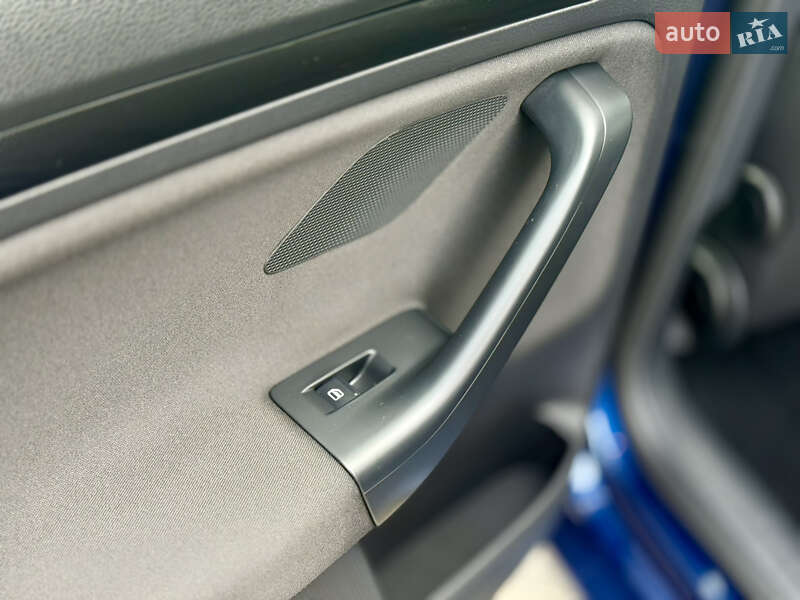 Универсал Volkswagen Golf 2010 в Луцке