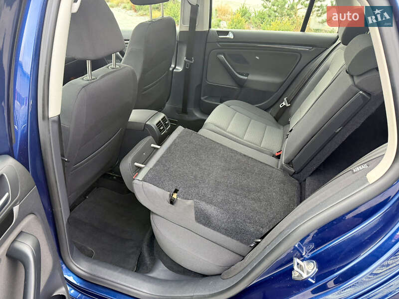 Универсал Volkswagen Golf 2010 в Луцке