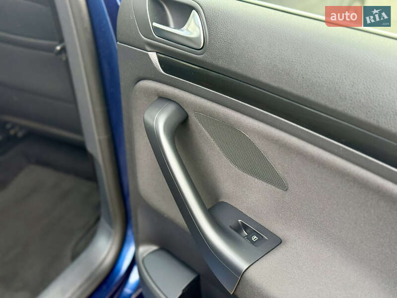 Универсал Volkswagen Golf 2010 в Луцке