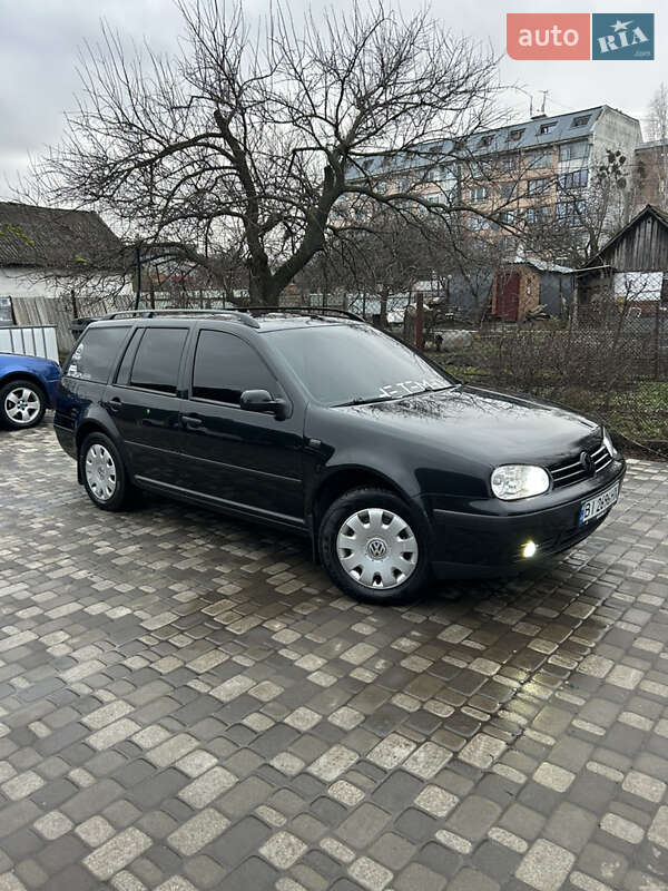 Універсал Volkswagen Golf 2002 в Гадячі