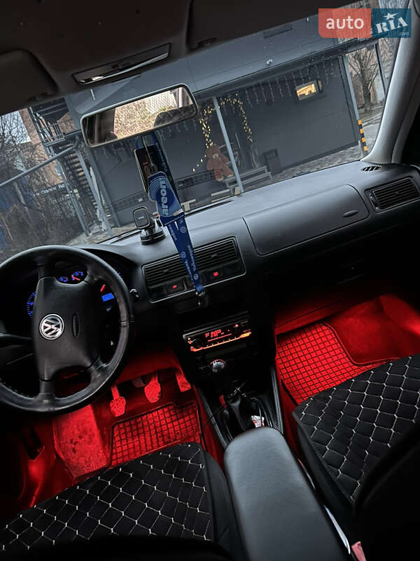 Універсал Volkswagen Golf 2002 в Гадячі