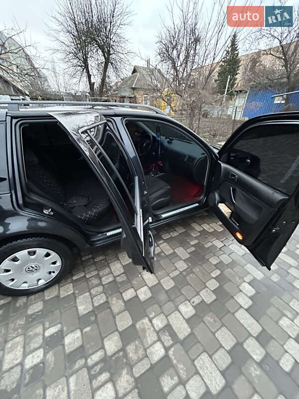 Універсал Volkswagen Golf 2002 в Гадячі