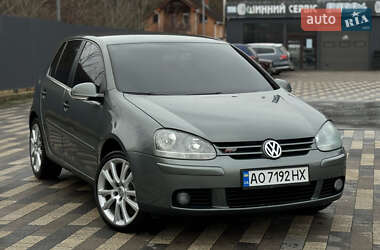 Хетчбек Volkswagen Golf 2004 в Сваляві