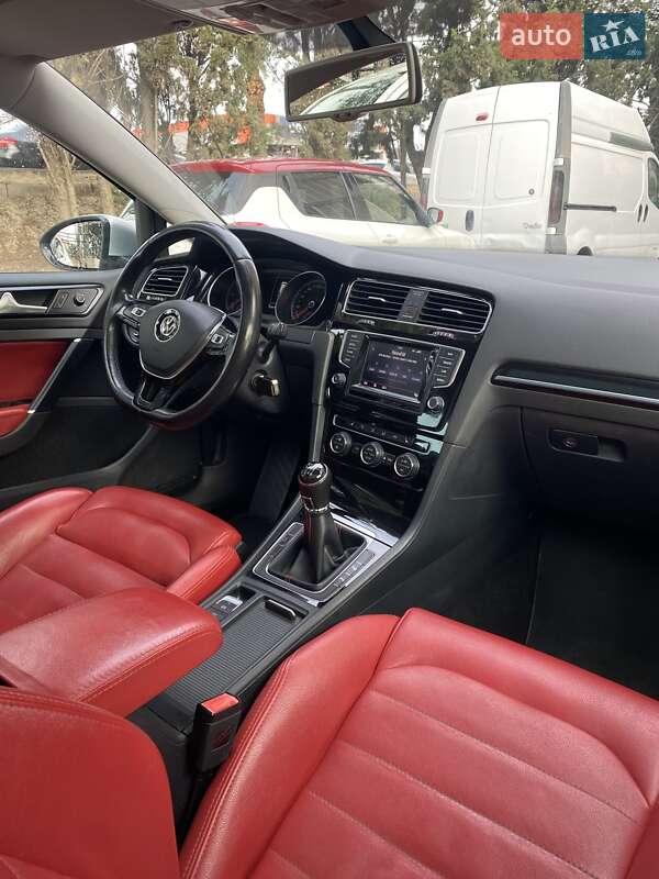 Універсал Volkswagen Golf 2014 в Львові