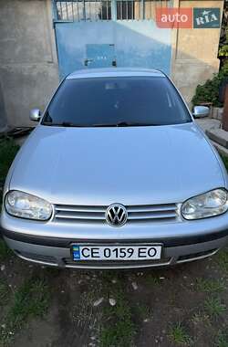Хэтчбек Volkswagen Golf 2002 в Черновцах