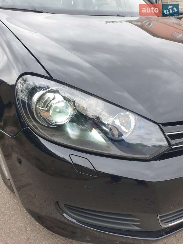 Хетчбек Volkswagen Golf 2011 в Дергачах