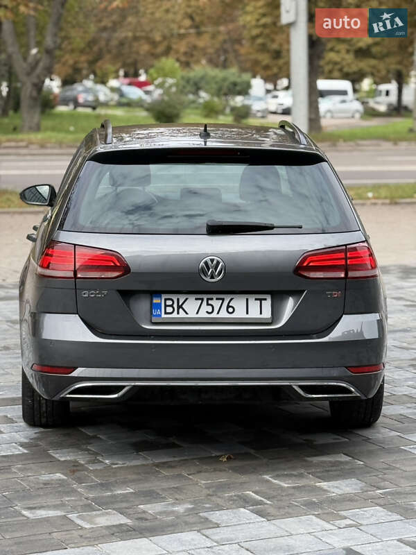 Універсал Volkswagen Golf 2017 в Рівному