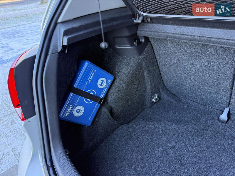 Хетчбек Volkswagen Golf 2009 в Луцьку