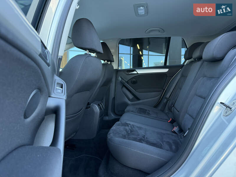 Хетчбек Volkswagen Golf 2009 в Луцьку