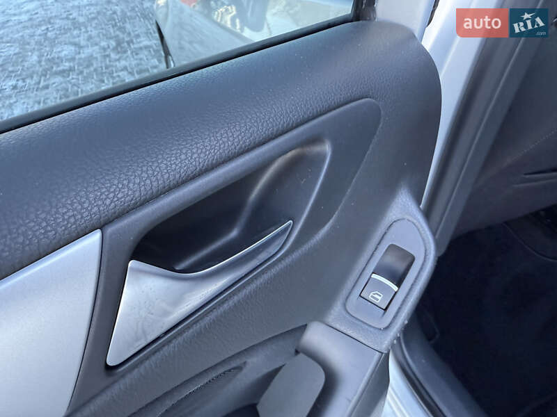 Хетчбек Volkswagen Golf 2009 в Луцьку