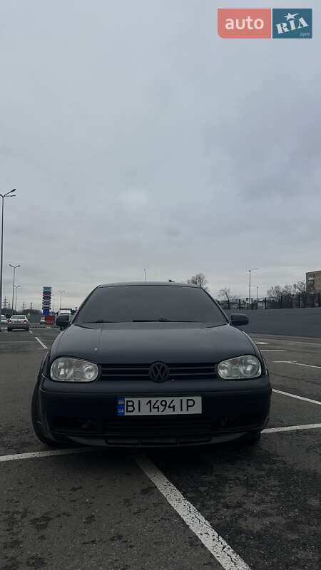 Хетчбек Volkswagen Golf 2002 в Полтаві