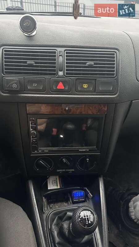 Хетчбек Volkswagen Golf 2002 в Полтаві