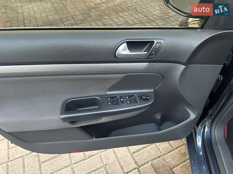 Універсал Volkswagen Golf 2008 в Нововолинську