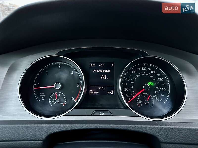 Хэтчбек Volkswagen Golf 2015 в Киеве