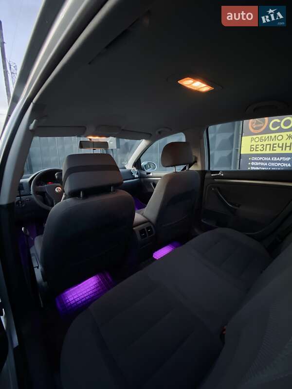 Хетчбек Volkswagen Golf 2005 в Кременчуці