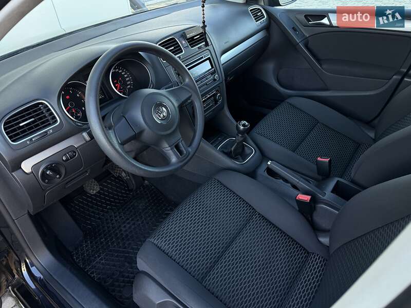 Хетчбек Volkswagen Golf 2011 в Мукачевому