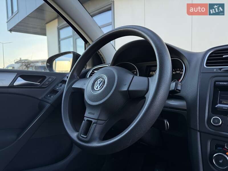 Хетчбек Volkswagen Golf 2011 в Мукачевому