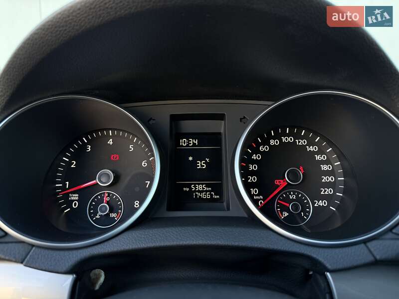 Хетчбек Volkswagen Golf 2011 в Мукачевому