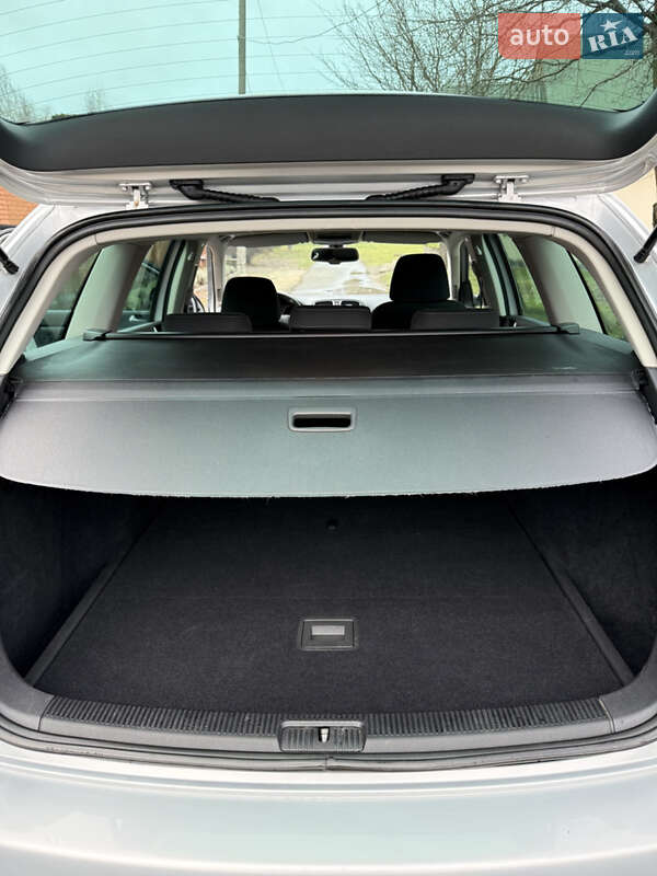 Універсал Volkswagen Golf 2012 в Луцьку