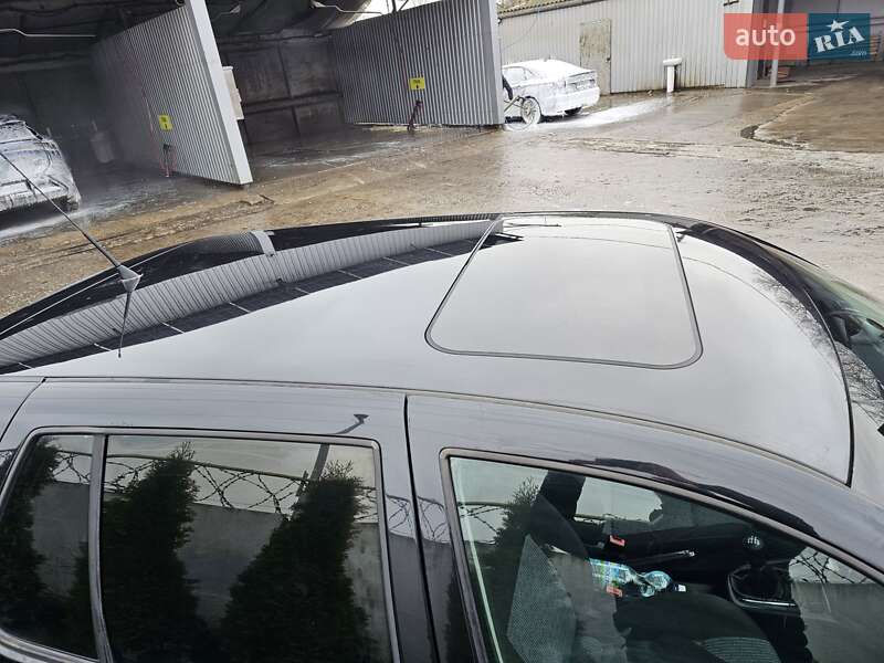 Хэтчбек Volkswagen Golf 2003 в Недригайлове