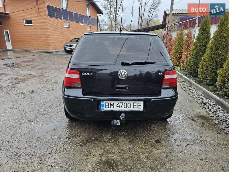 Хэтчбек Volkswagen Golf 2003 в Недригайлове