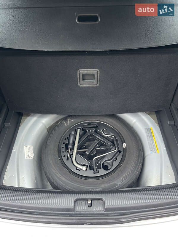 Универсал Volkswagen Golf 2012 в Ровно