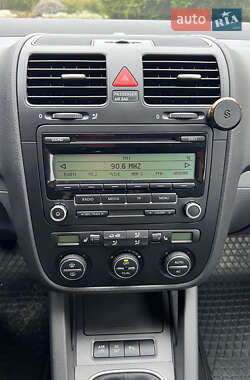 Універсал Volkswagen Golf 2009 в Луцьку