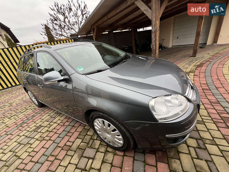 Универсал Volkswagen Golf 2009 в Луцке