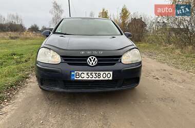 Хэтчбек Volkswagen Golf 2005 в Рудки