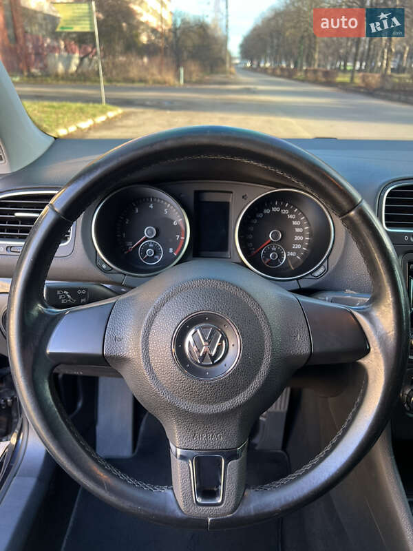 Хетчбек Volkswagen Golf 2009 в Мукачевому