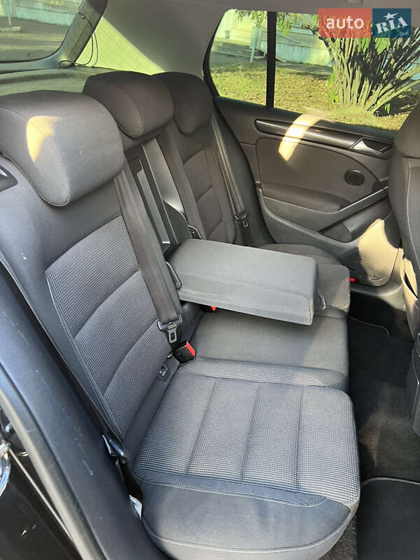 Хетчбек Volkswagen Golf 2009 в Мукачевому