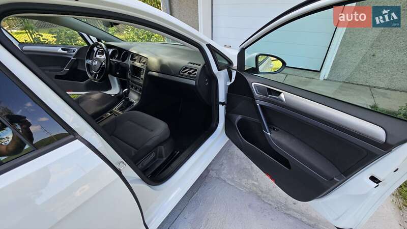 Хэтчбек Volkswagen Golf 2016 в Ивано-Франковске фото 28 Хэтчбек Volkswagen Golf 2016 в Ивано-Франковске