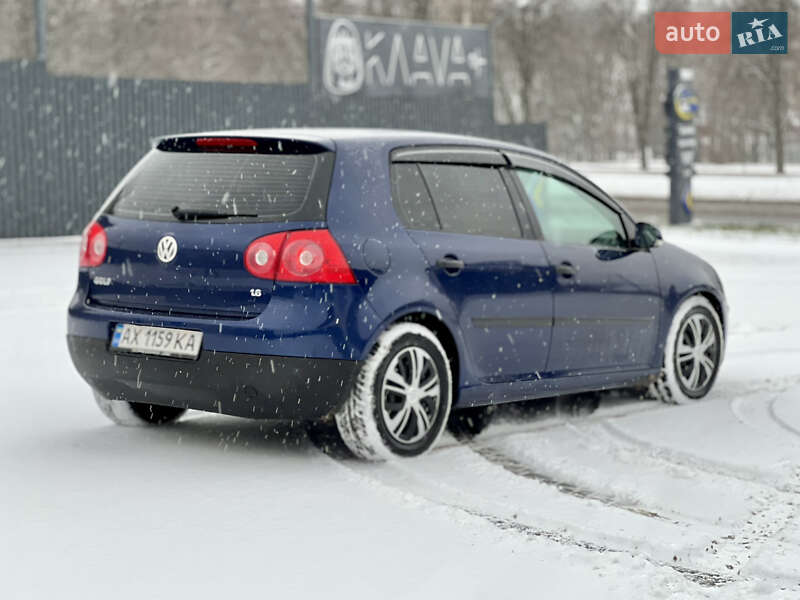 Хетчбек Volkswagen Golf 2005 в Харкові