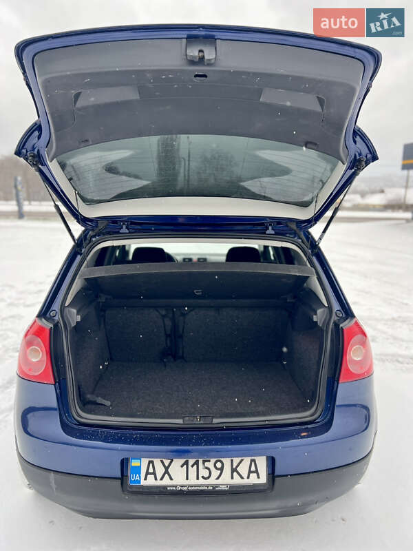 Хетчбек Volkswagen Golf 2005 в Харкові