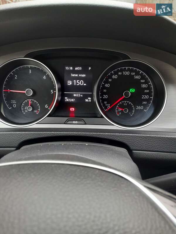 Універсал Volkswagen Golf 2015 в Ужгороді