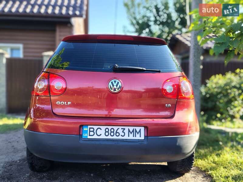 Хетчбек Volkswagen Golf 2009 в Прилуках