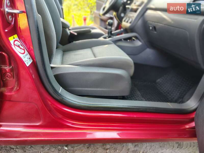 Хетчбек Volkswagen Golf 2009 в Прилуках